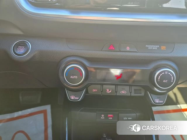 Kia Stonic 2020 Синий из Кореи, фото 2