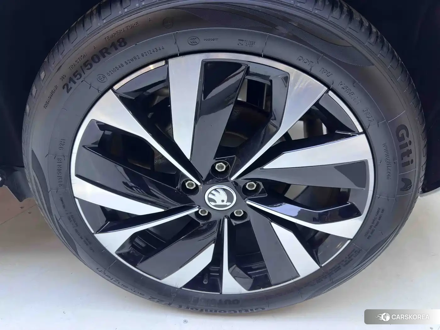 Skoda Karoq 2026 Белый из Китая, фото 2