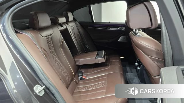 BMW 5 Series (G30) 2021 Черный из Кореи, фото 2