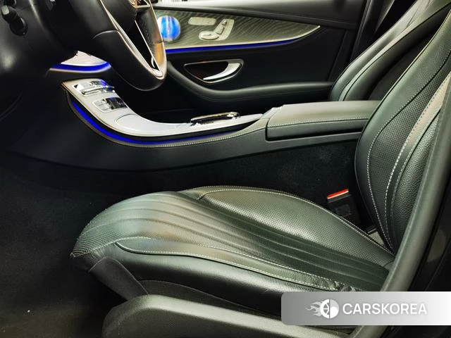 Mercedes-Benz E-Class 2021 Черный из Китая, фото 2
