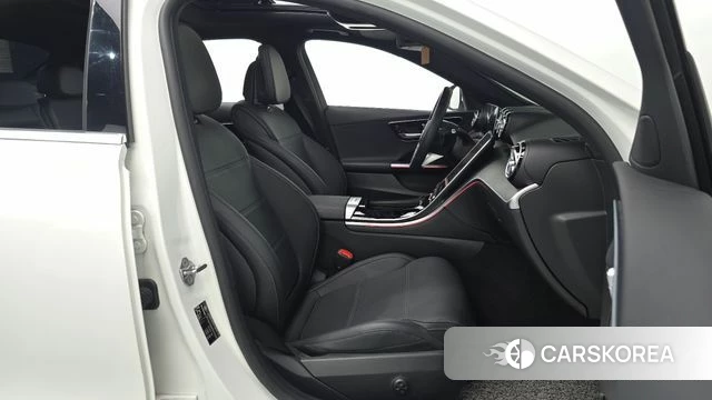 Mercedes-Benz C-Class W205 2022 Белый из Кореи, фото 2