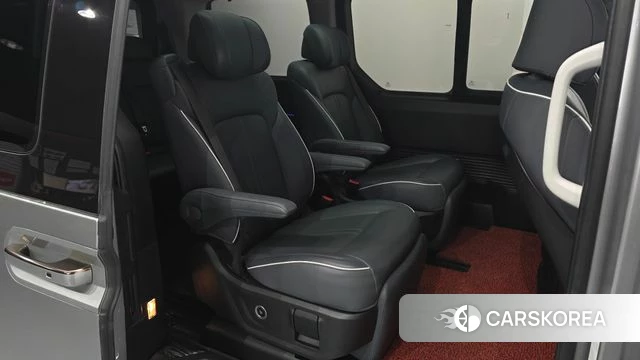 Hyundai Staria 2024 Серебристо-серый из Кореи, фото 2