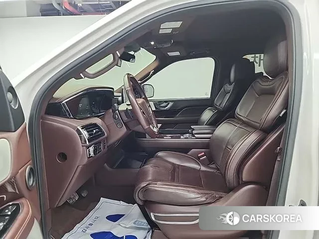 Lincoln Navigator 4th generation 2019 Белый из Кореи, фото 2