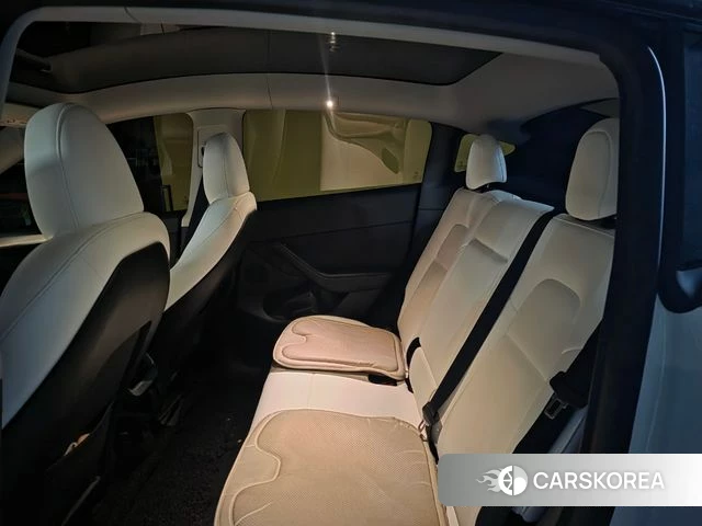 Tesla Model Y 2023 Белый из Кореи, фото 2