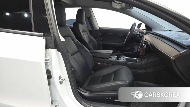 Tesla Model 3 2021 Белый из Кореи, фото 2