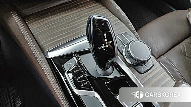 BMW 5 Series (G30) 2020 Серый из Кореи, фото 2