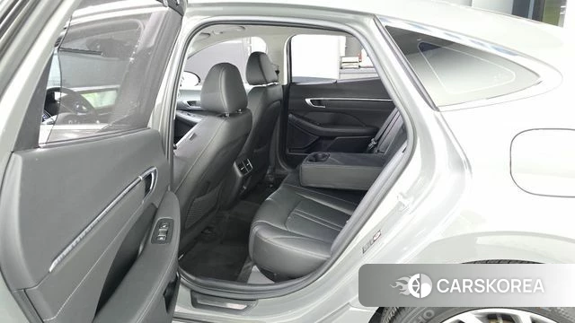 Hyundai Sonata (DN8) 2022 Серебристо-серый из Кореи, фото 2