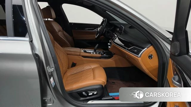 BMW 7 Series (G11) 2020 Серебряный из Кореи, фото 2