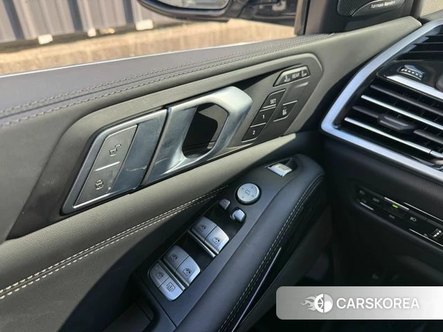 BMW X7 (G07) 2022 Белый из Кореи, фото 2