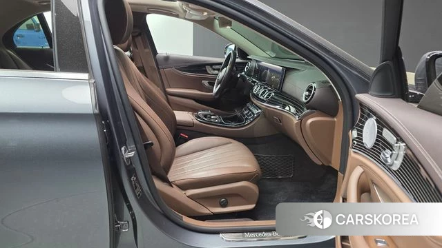 Mercedes-Benz E-Class W213 2019 Серый из Кореи, фото 2