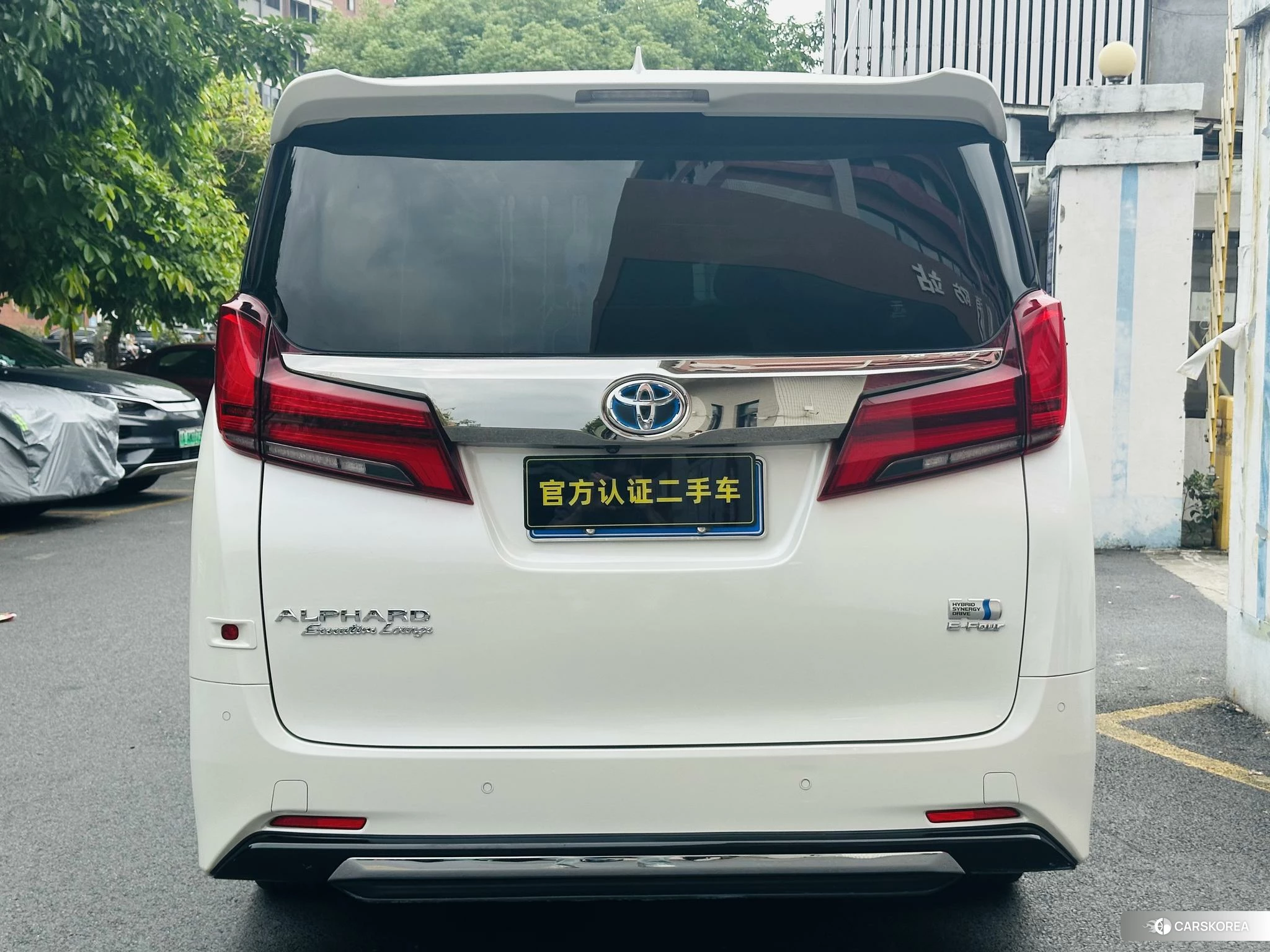 Toyota Alphard 2021 Белый из Китая, фото 2