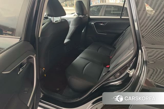 Toyota RAV4 2021 Черный из Китая, фото 2
