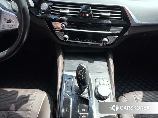 BMW 5 series 2023 Черный из Китая, фото 2