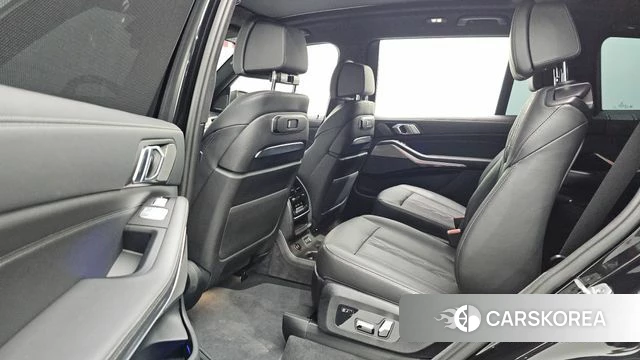 BMW X7 (G07) 2024 Черный из Кореи, фото 3