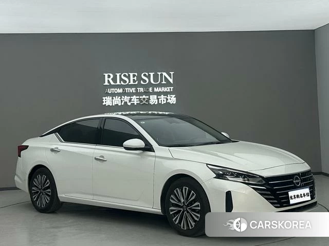 Nissan Altima 2023 Белый из Китая, фото 2