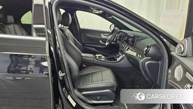 Mercedes-Benz E-Class W213 2019 Черный из Кореи, фото 2