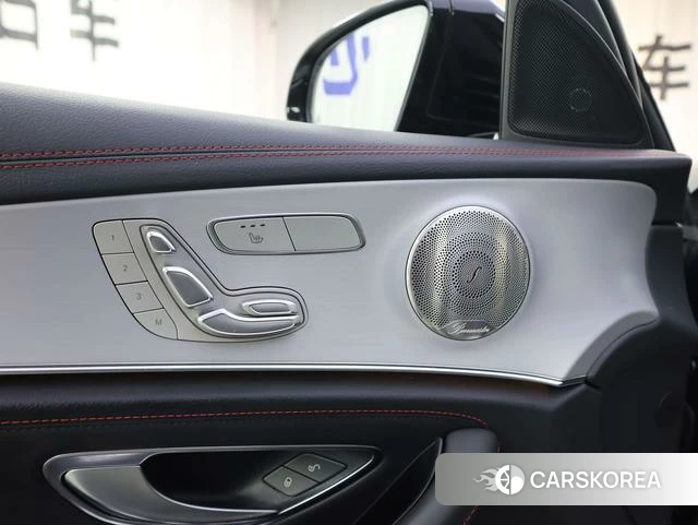 Mercedes-Benz AMG E-Class 2022 Темно-серый из Китая, фото 2
