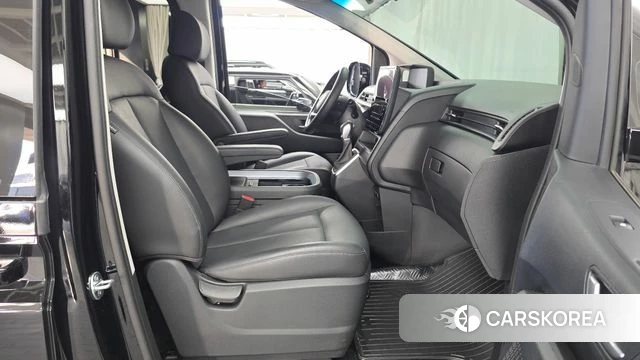 Hyundai Staria 2025 Черный из Кореи, фото 2