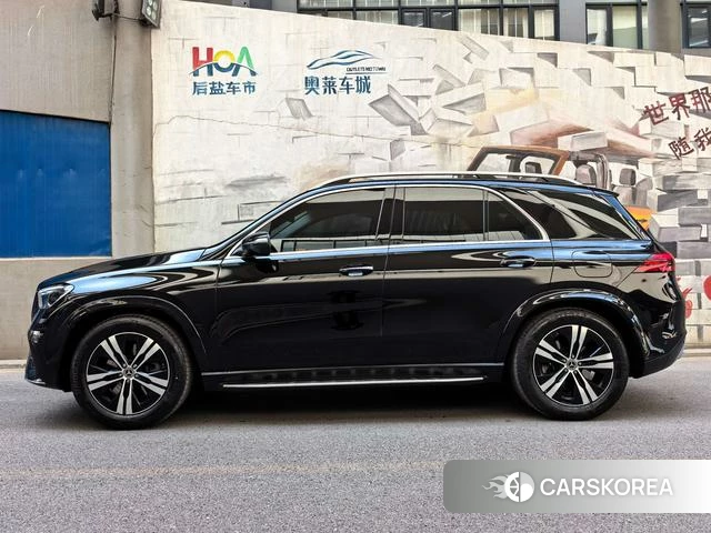 Mercedes-Benz GLE 2024 Черный из Китая, фото 2