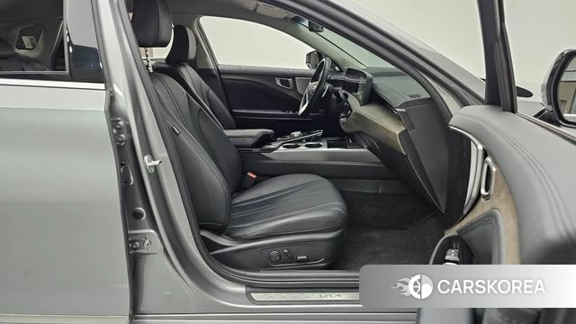 Kia K8 2023 Серебристо-серый из Кореи, фото 2