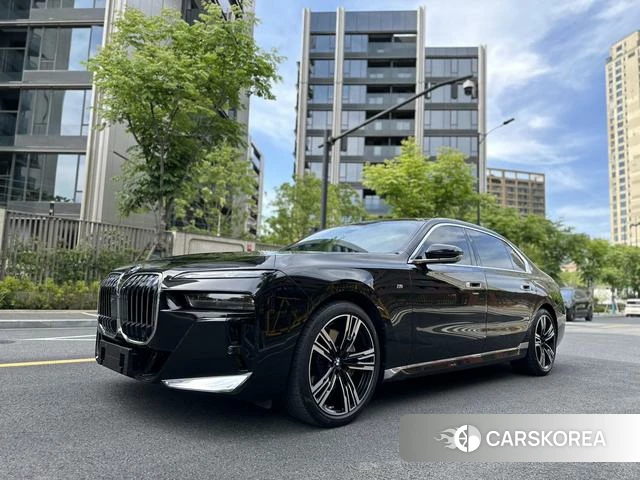 BMW 7 series 2024 Черный из Китая, фото 2