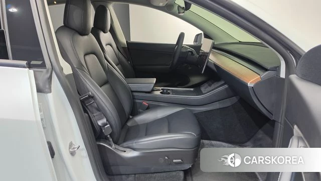 Tesla Model Y 2022 Белый из Кореи, фото 2