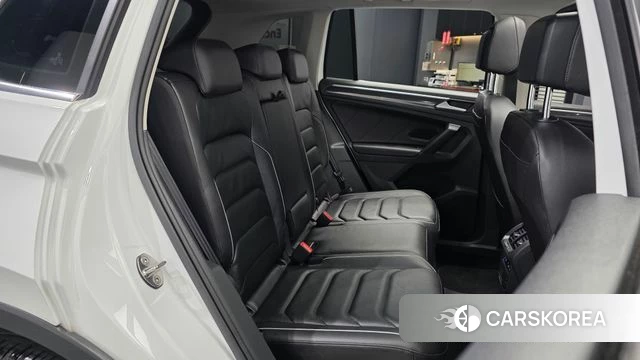 Volkswagen Tiguan second Generation 2021 Белый из Кореи, фото 2