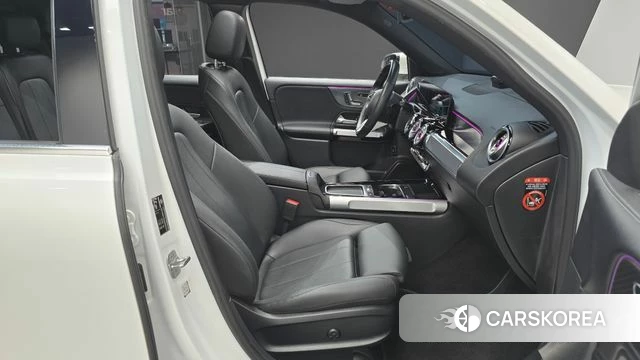 Mercedes-Benz GLB-Class X247 2024 Белый из Кореи, фото 2