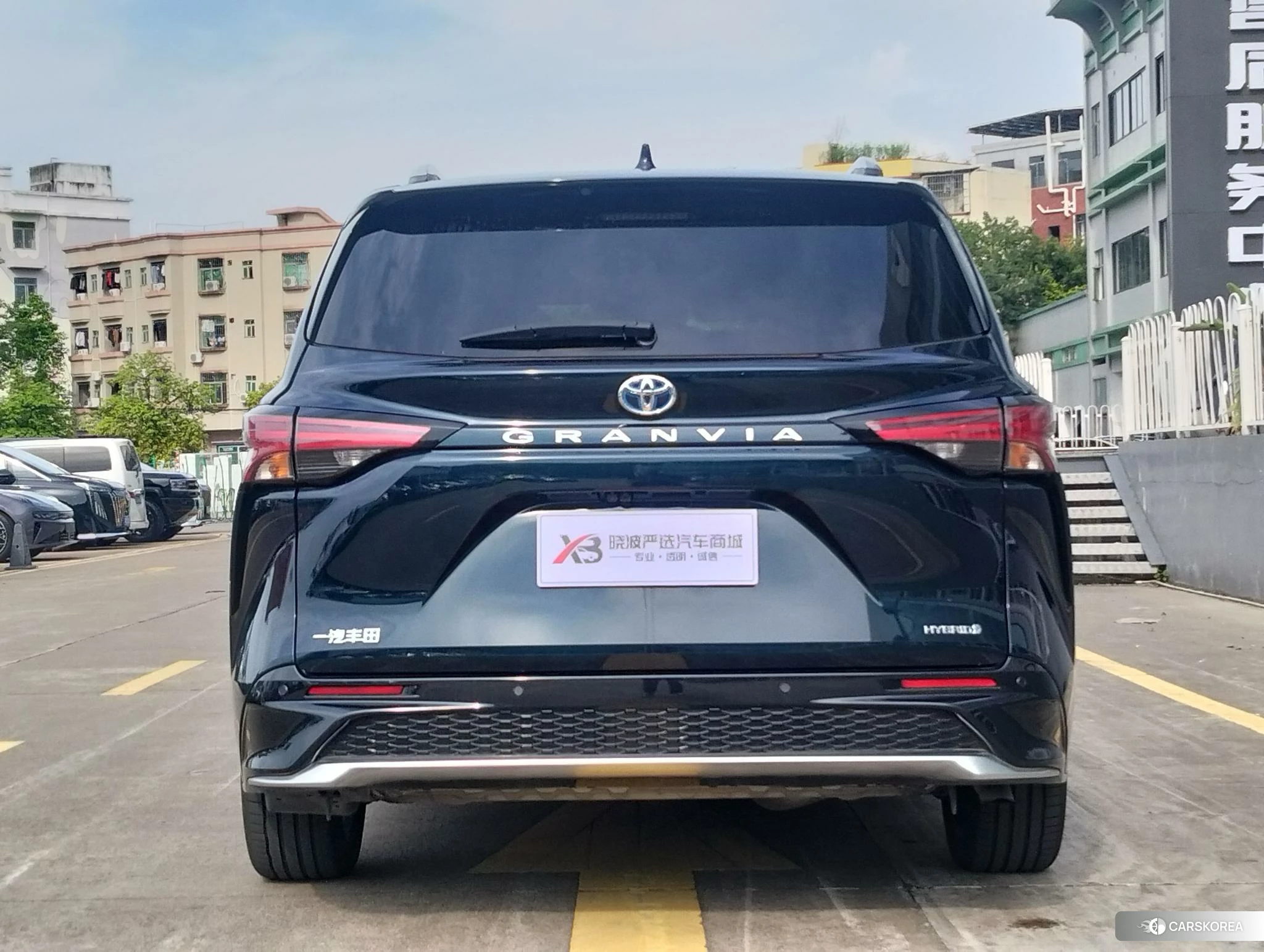 Toyota Granvia 2022 Синий из Китая, фото 2