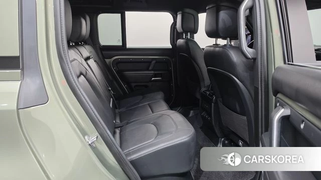 Land Rover Defender (L663) 2025 Зеленый из Кореи, фото 2