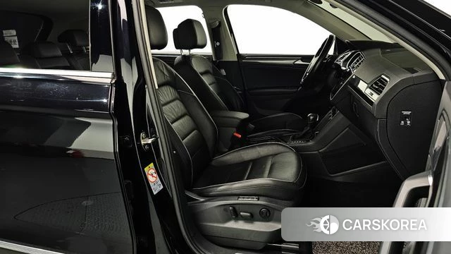 Volkswagen Tiguan second Generation 2020 Черный из Кореи, фото 2