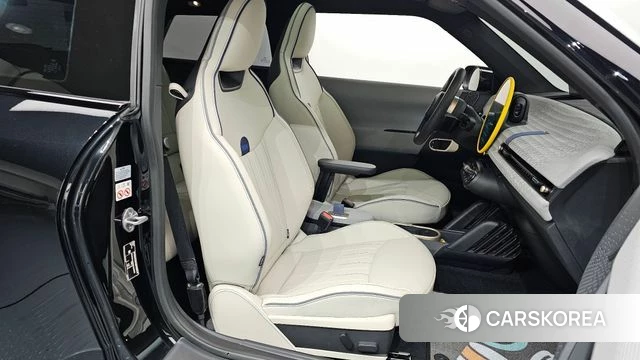 Mini Cooper Electric 4th Generation 2024 Черный из Кореи, фото 2