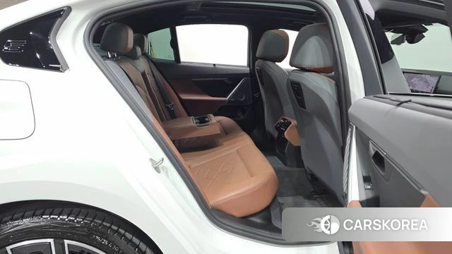 BMW i5 (G60) 2024 Белый из Кореи, фото 2