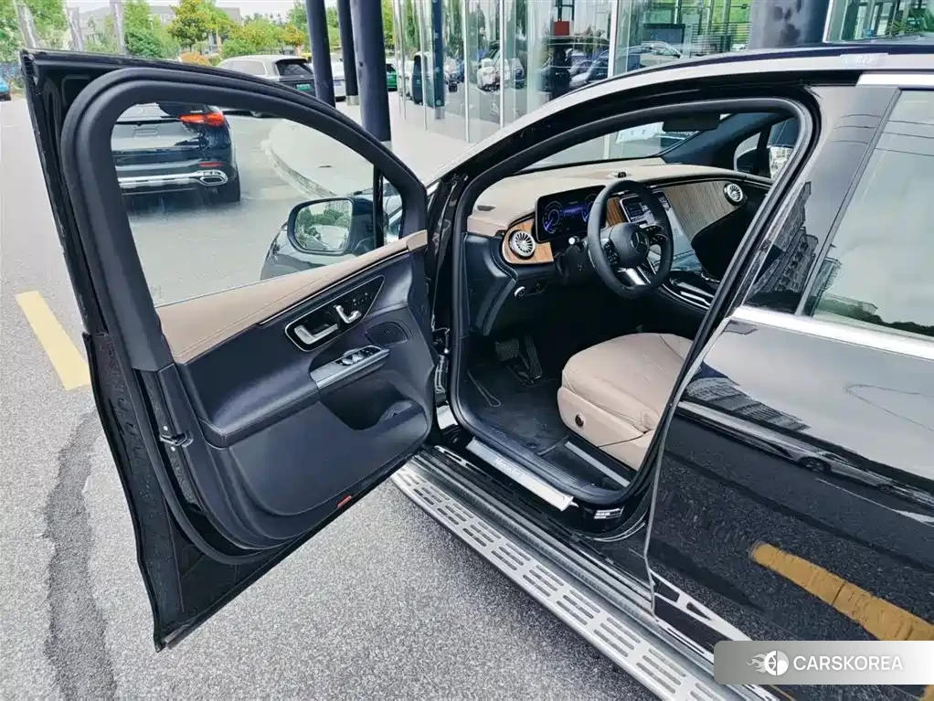 Mercedes-Benz EQE 2025 Черный из Китая, фото 2