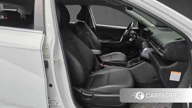 Hyundai Kona Hybrid (SX2) 2023 Белый из Кореи, фото 2