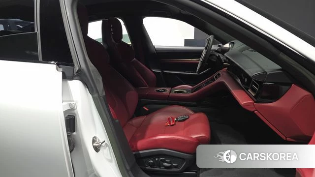 Porsche Taycan 2023 Белый из Кореи, фото 2