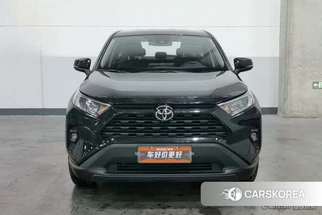 Toyota RAV4 2024 Черный из Китая, фото 2