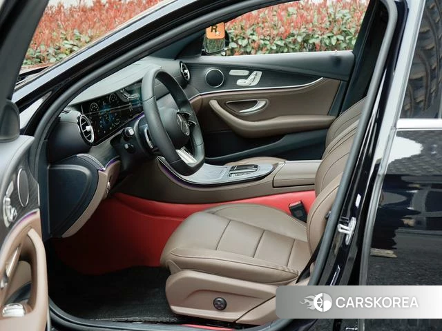 Mercedes-Benz E-Class 2023 Черный из Китая, фото 2