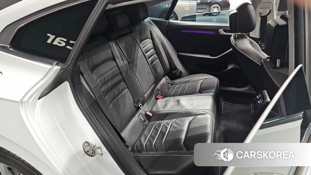 Volkswagen Arteon 2023 Белый из Кореи, фото 2