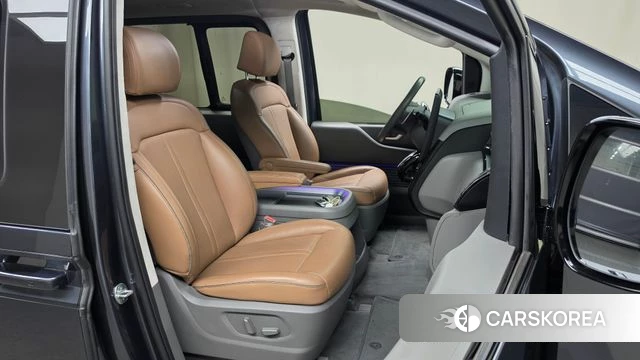 Hyundai Staria 2023 Серый из Кореи, фото 2