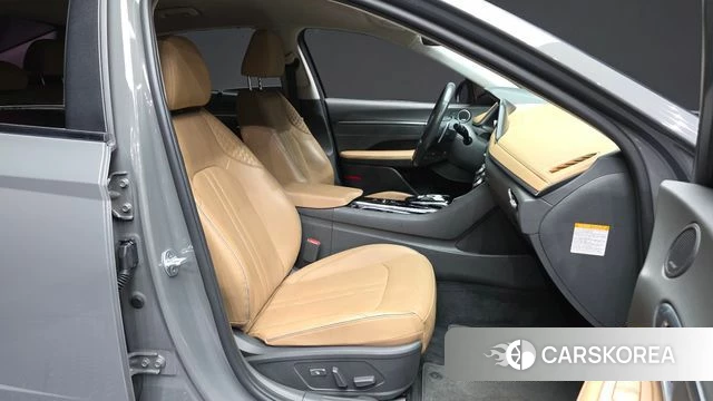 Hyundai Sonata Hybrid (DN8) 2020 Серебристо-серый из Кореи, фото 2