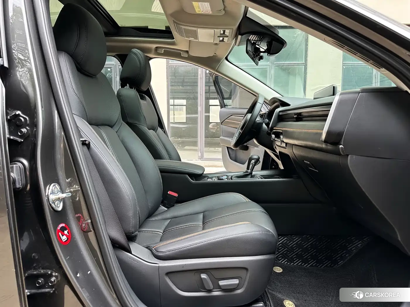Mazda CX-50 2023 Silver/gray из Китая, фото 2