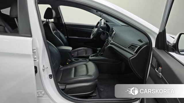 Hyundai Avante AD 2018 Белый из Кореи, фото 2