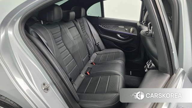 Mercedes-Benz E-Class W213 2022 Серебряный из Кореи, фото 2