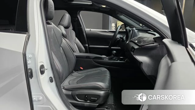Lexus UX250h 2023 Белый из Кореи, фото 2