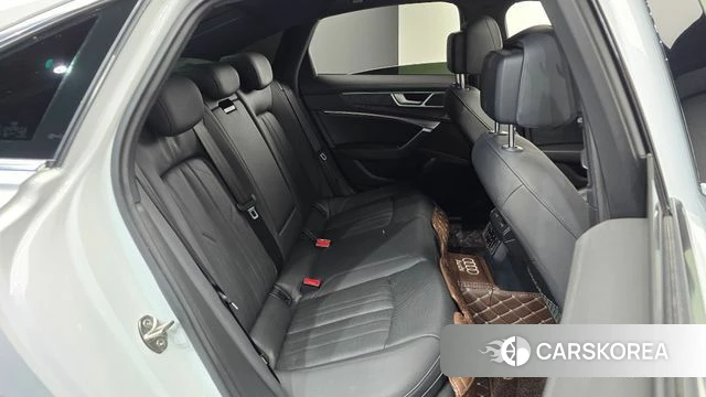 Audi A6 (C8) 2021 Белый из Кореи, фото 2