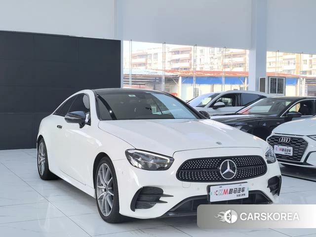 Mercedes-Benz E-Class 2023 Белый из Китая, фото 2