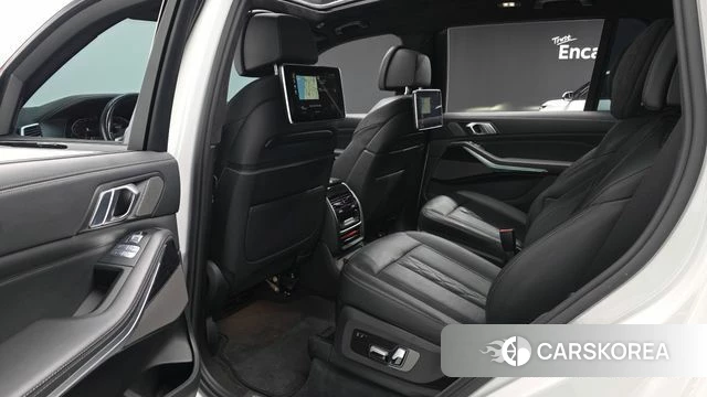 BMW X7 (G07) 2021 Белый из Кореи, фото 2