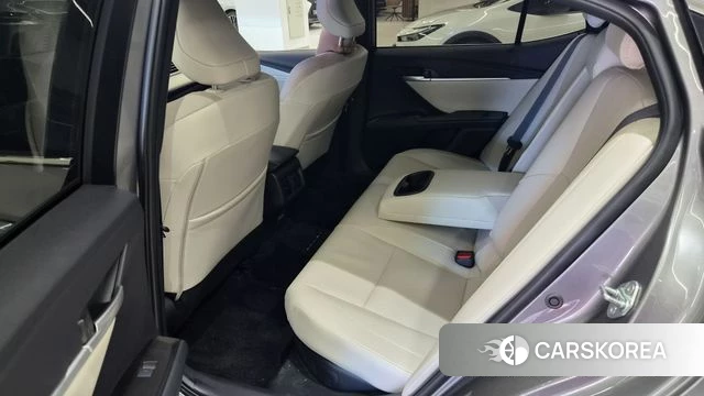 Toyota Camry (XV80) 2025 Серый из Кореи, фото 2