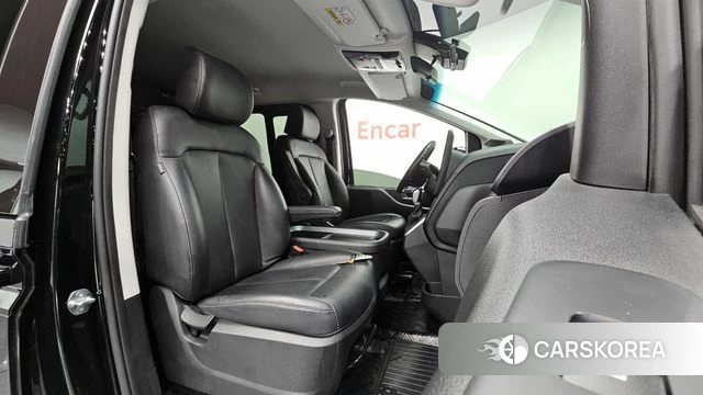 Hyundai Staria 2023 Черный из Кореи, фото 2